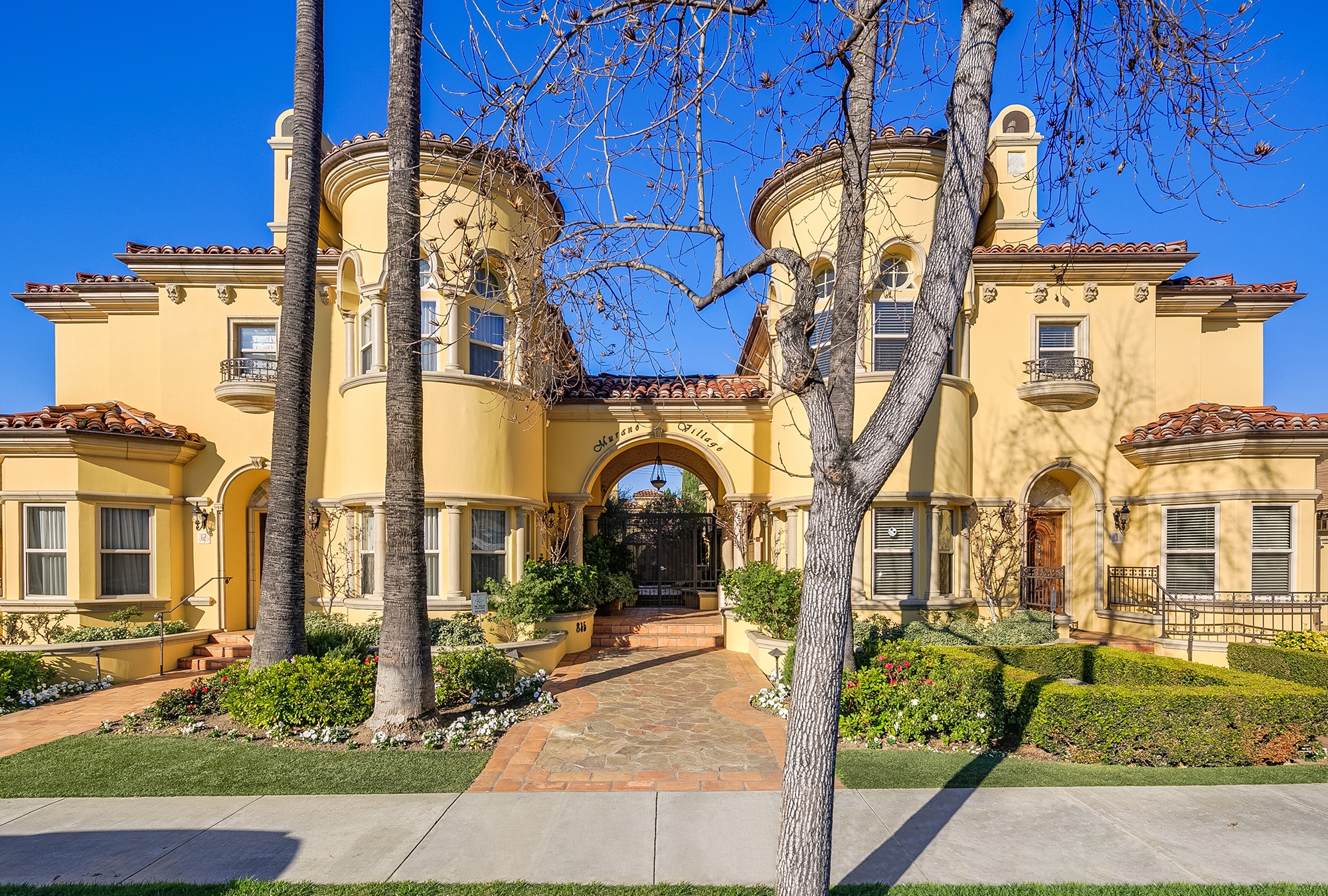 Murano Village Townhome Complex | Toledo Homes - Pasadena, CA