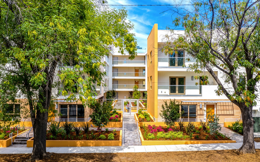 The Cassini, 135-145 S. Wilson Avenue - Pasadena condominiums - Exterior front