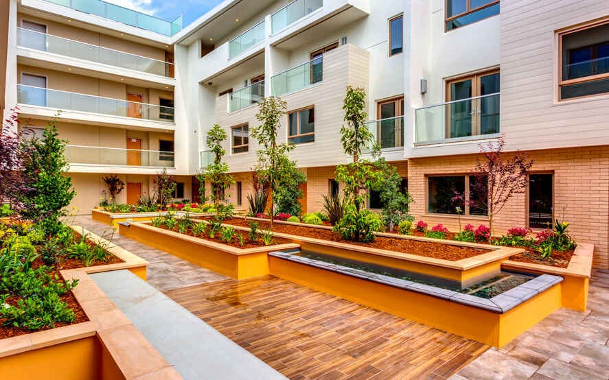 The Cassini, 135-145 S. Wilson Avenue - Pasadena condominiums - Courtyard