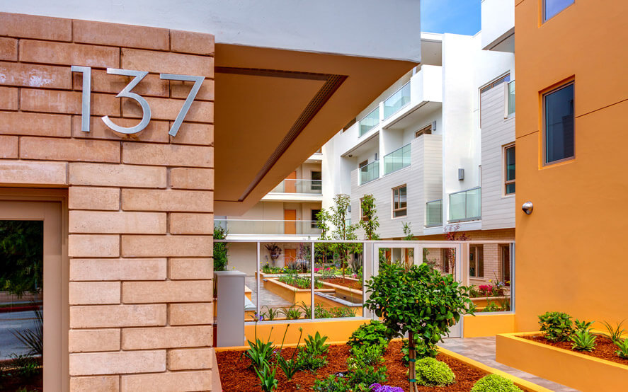 The Cassini, 135-145 S. Wilson Avenue - Pasadena condominiums - Exterior front