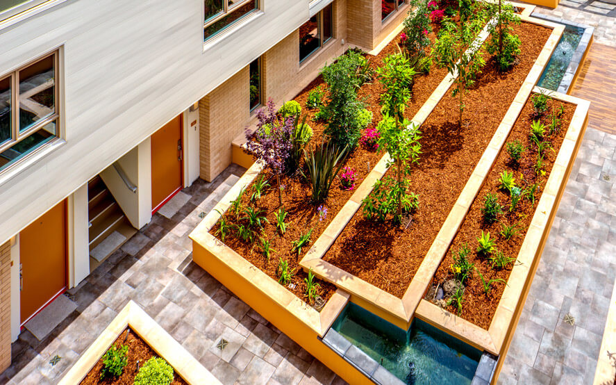 The Cassini, 135-145 S. Wilson Avenue - Pasadena condominiums - Courtyard